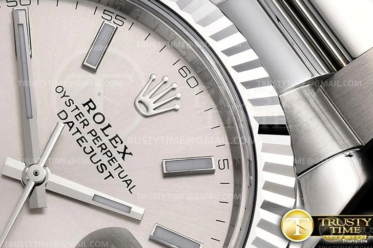 1104 ComfortFit R2DJ0257A – DJ2 41mm 658